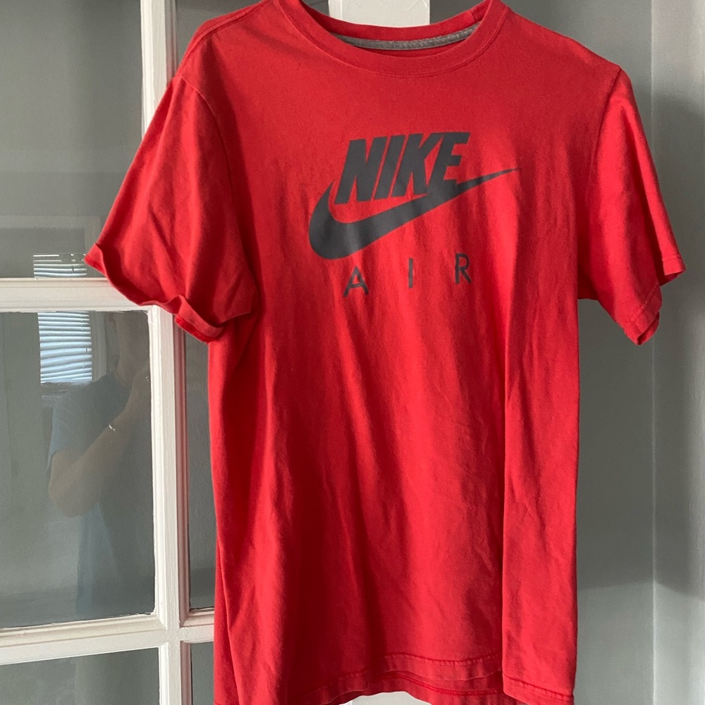 EUC Nike Air red men’s T shirt with gray. Size M